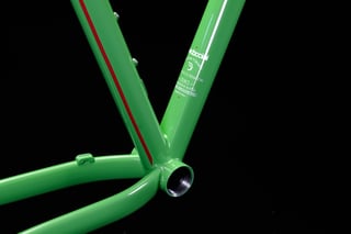 Green Mason ISO bottom bracket shell with a Dedacciai Zero decal on the down tube and a red stripe on the seat tube.