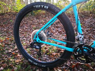 Rear triangle of the Surly Bridge Club with a WTB Beeline 2.2 tyre, SRAM GX rear mech and Truvativ chainset.