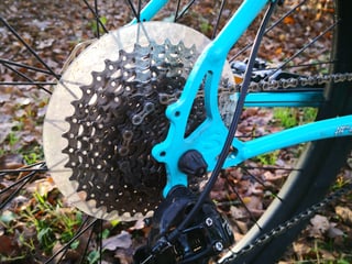 Sunrace 11-40 cassette, chain and SRAM rear mech on the Surly Bridge Club's teal dropout.