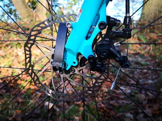 Front disc rotor and ProMax 300 cable-actuated caliper on the Surly Bridge Club fork.