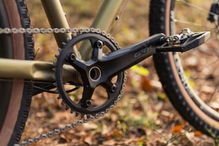 Shimano GRX single chainring, crank and clipless pedal on a Tout Terrain Vasco gravel bike.