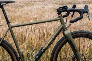 Front half of the Bombtrack Hook EXT with Ritchey cockpit, Teravail tyre and bottle cages.