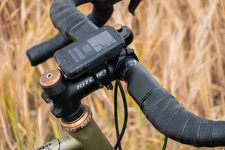 Wahoo computer on a Ritchey stem above a Chris King headset in bourbon on the Bombtrack Hook EXT.