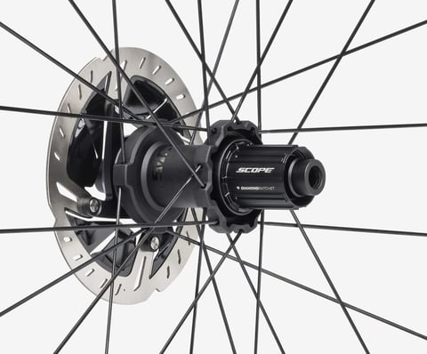 Scope R4A rear hub with Diamond Ratchet freehub body and disc rotor.