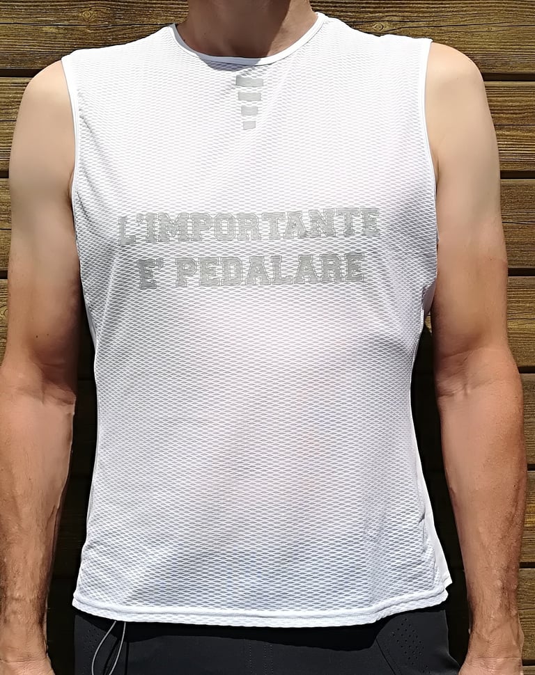 Crane sleeveless mesh base layer from Aldi in white, with a silver Italian slogan printed across the chest.