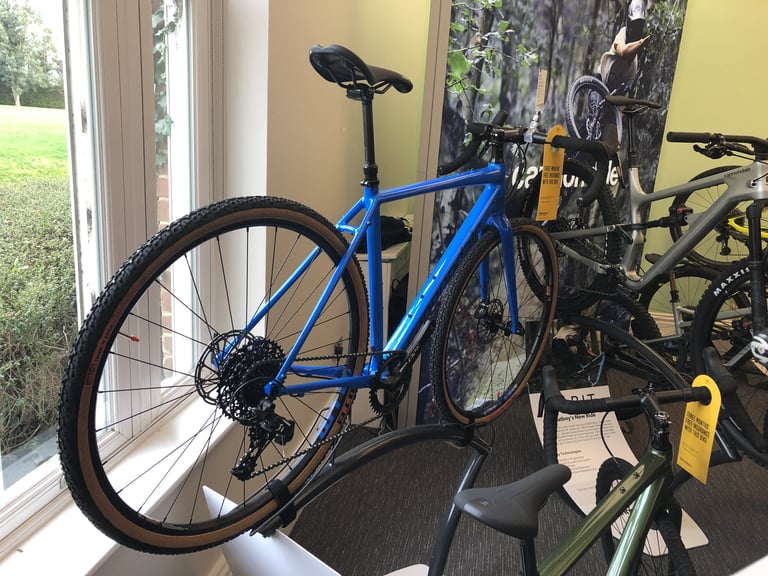 Cannondale Topstone SE Apex in cobalt blue with tan-wall tyres and a SRAM 1x drivetrain at CoreBike 2019.