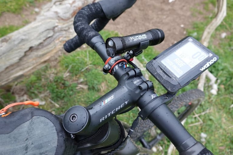 Ritchey WCS stem and VentureMax handlebar with a Wahoo bike computer and front light on the Bombtrack.