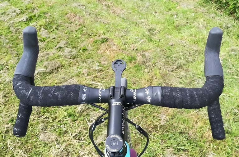 Ritchey WCS Ergomax from above, showing the gently flared drops, flattened tops and a GPS mount.