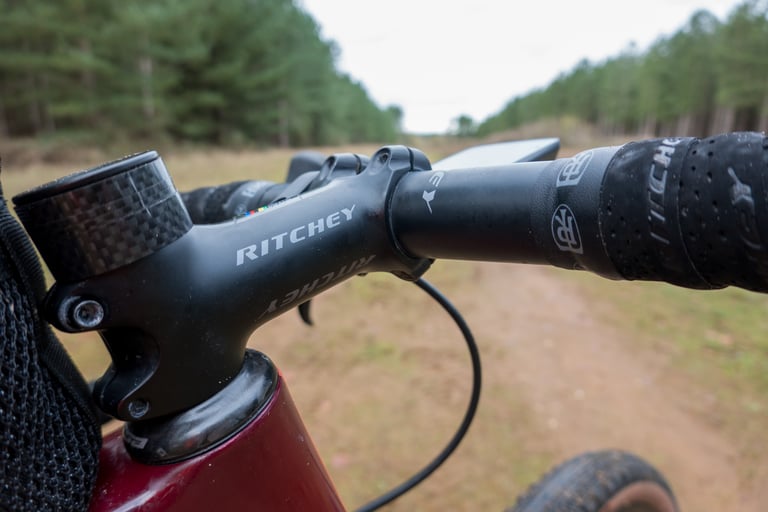 Close-up of the Ritchey WCS 220 84D stem and Butano bar clamp on the Cervelo Aspero gravel racer.