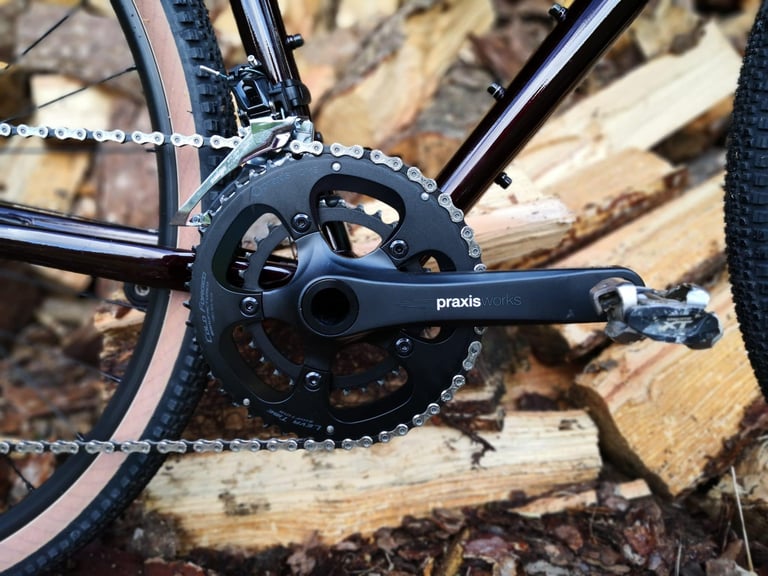 Praxis Works Alba M30 chainset with 48/32 chainrings and front mech on the Pinnacle Arkose D3.
