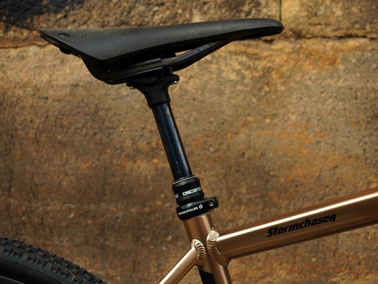 Brooks Cambium C13 saddle on a Brand-X Ascend dropper post above the Salsa Stormchaser seat tube.