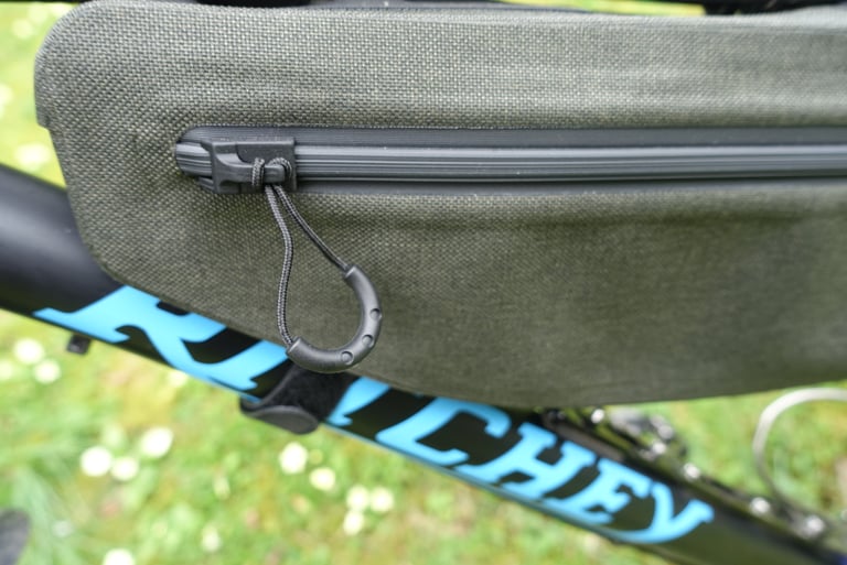 Waterproof zip with a looped one-finger pull on the side of the Brooks Scape frame bag.