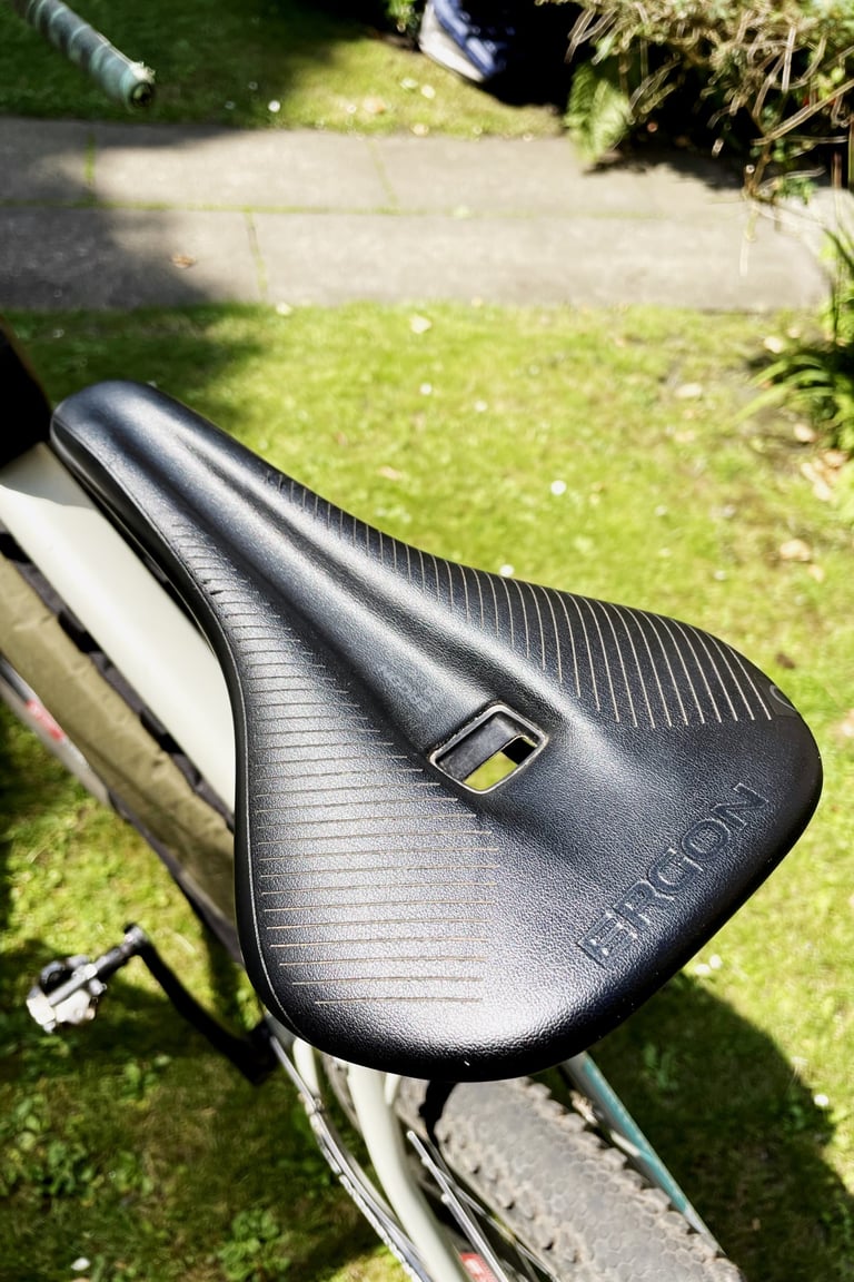Ergon SR Pro saddle from above, showing the small relief channel and ribbed grip pattern.