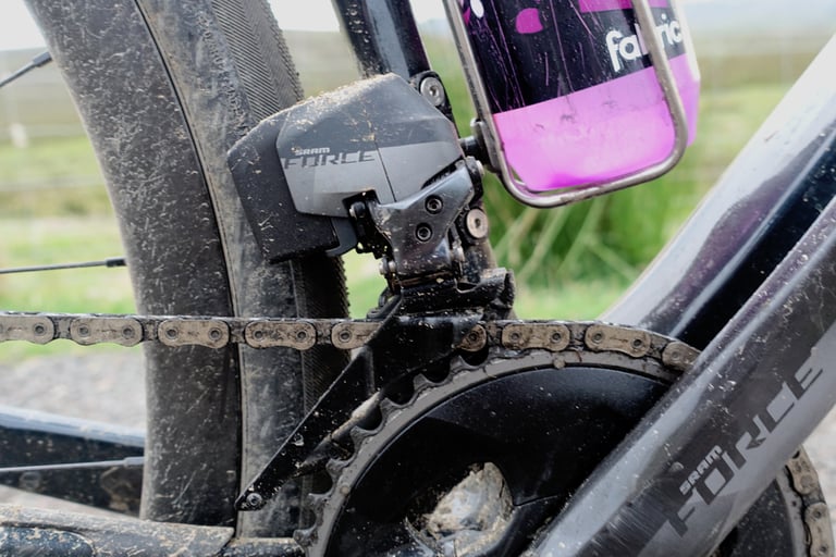 Muddy SRAM Force AXS front derailleur, chainring and crank on the Giant Revolt Advanced Pro 0.