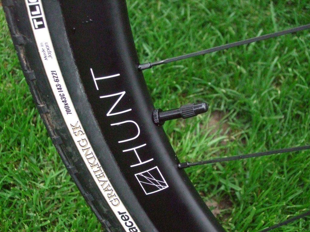 Hunt 30 Carbon Gravel