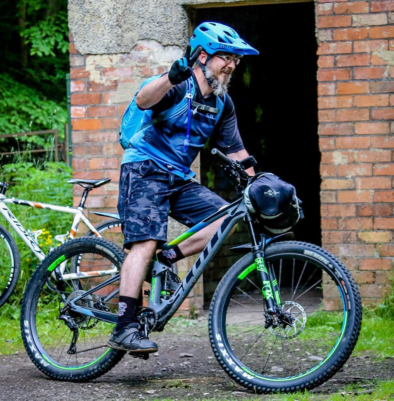 MTB Bikepacking Gravel Man